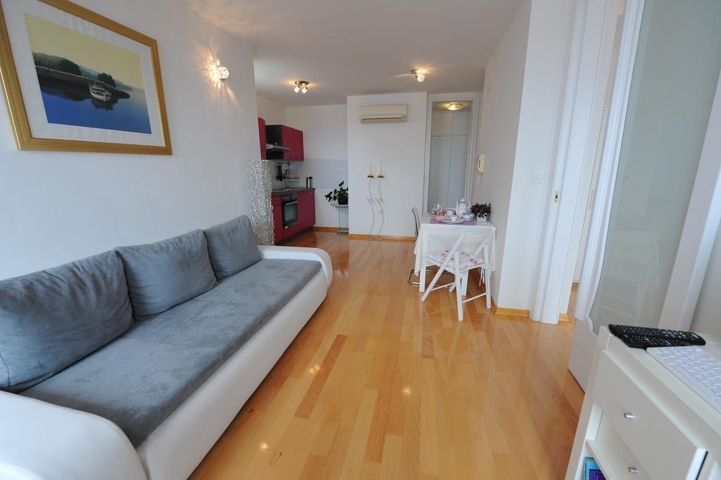 Apartment Gold Plus Split Rom bilde